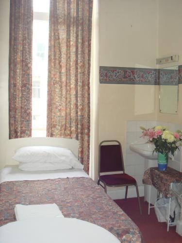 Regency Court Hotel Londen Kamer foto