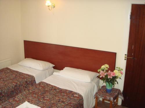 Regency Court Hotel Londen Kamer foto